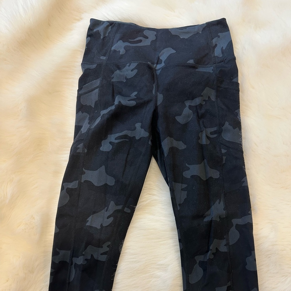 Black Camo Leggings 🖤